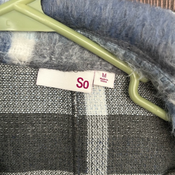 Women’s Shacket - Medium - Picture 3 of 3